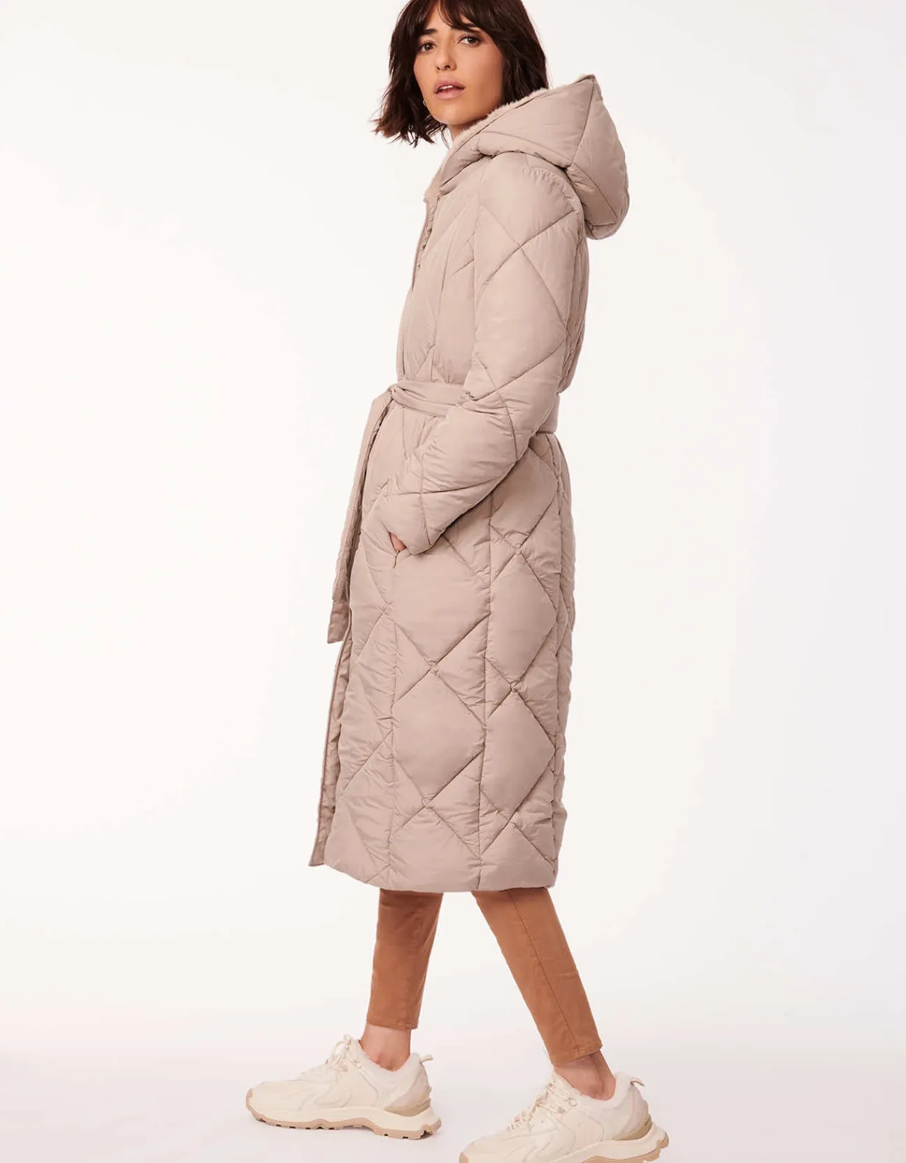 Bernardo Fashions Diamond District Long Belted Puffer Coat>Women Heavy Winter Coats