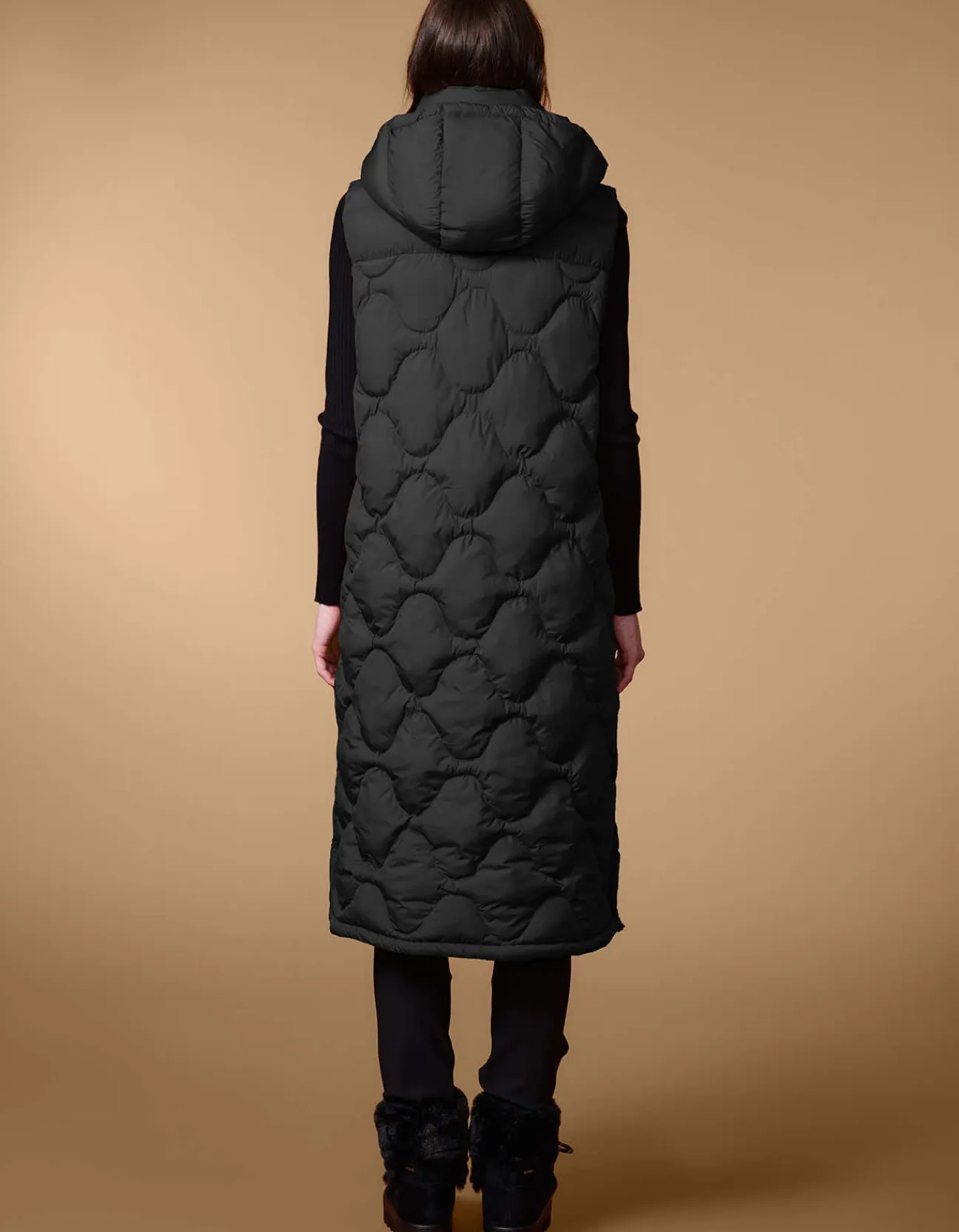 Bernardo Fashions Long Walk Cozy Puffer Vest>Women Vests
